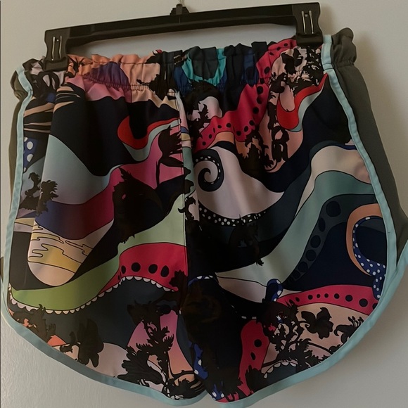 Nike Athletic Shorts in Black - Picture 2 of 2